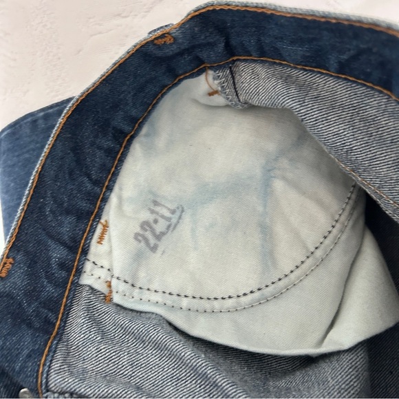 Vintage Levi's Made in Canada Bootcut Jeans - Picture 4 of 15